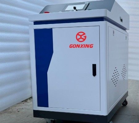 Modo limpo Máquina de limpeza de laser de fibra sem toque para remoção de pintura de superfície de ferrugem de metal em bebidas alimentares pela GONXONG LASER