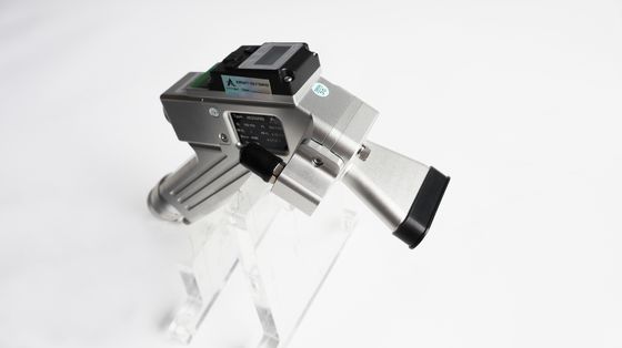 Máquina de limpeza a laser de fibra para remover ferrugem de metal 3000W com pistola laser portátil