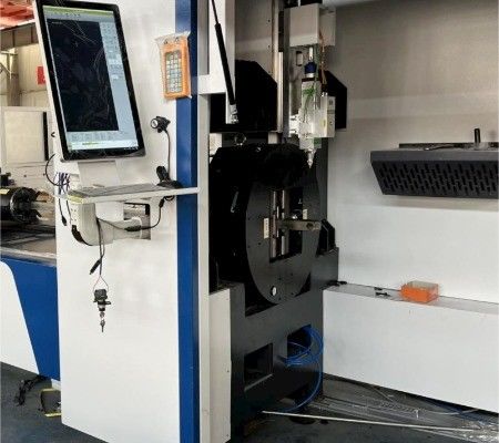 Máquina de corte CNC a laser de fibra para alumínio metálico Ms Ss Tubo de tubos de fibra de carbono