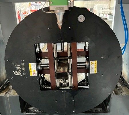 Máquina de corte CNC a laser de fibra para alumínio metálico Ms Ss Tubo de tubos de fibra de carbono