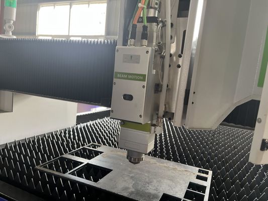 Máquina de corte a laser MAX/RAYCUS/IPG 1500x3000mm com software de controlo CYPCUT e válvula reductora de pressão SMC-Japão